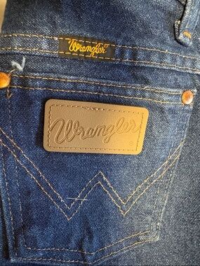 Wrangler Men’s Indigo Blue Denim Jeans with Leather Patch